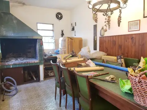 Casa 5 ambientes con 1 baño