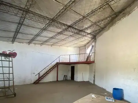 Galpon Comercial sobre Ruta 7, a metros del semaforo del cementerio, General Rodriguez