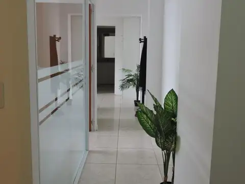 RETASADA - Oficina sectorizada con privados - Santa Fe 1312 04-04