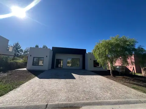 Casa en Venta en San Matias, USD 295.000