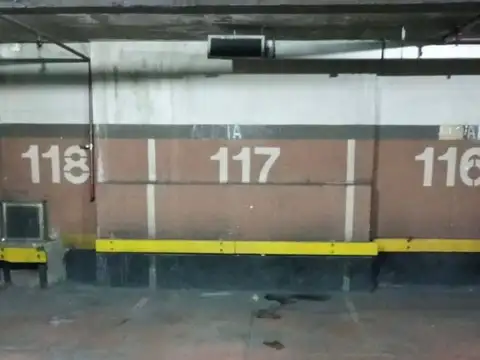 VENTA COCHERA MICROCENTRO