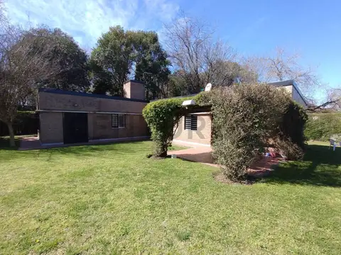 Casa 3 ambientes con 2 baños