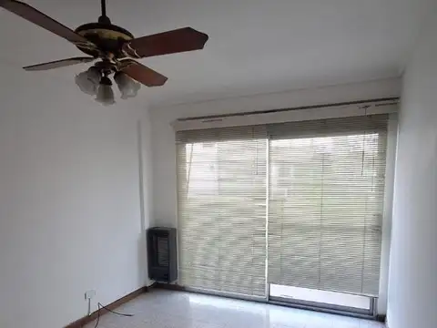 Uriburu 1000, Piso 4