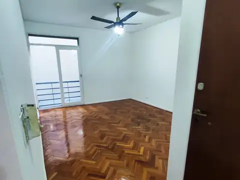 Av Scalabrini Ortiz 2100, Piso 1