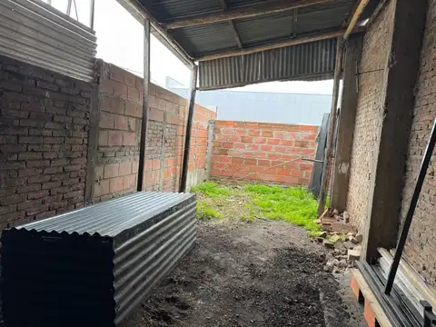 Vendo Galpón con Dpto en Caseros, Entre Ríos