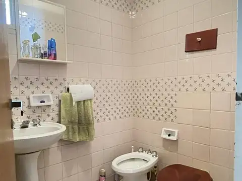 Oficina 4 ambientes con 1 baño