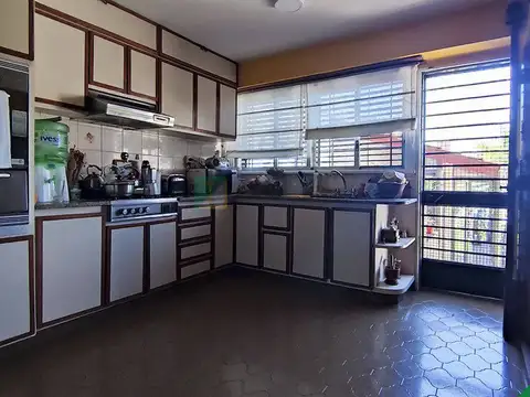 Venta - Casa - 4 dormitorios - Villa Ballester