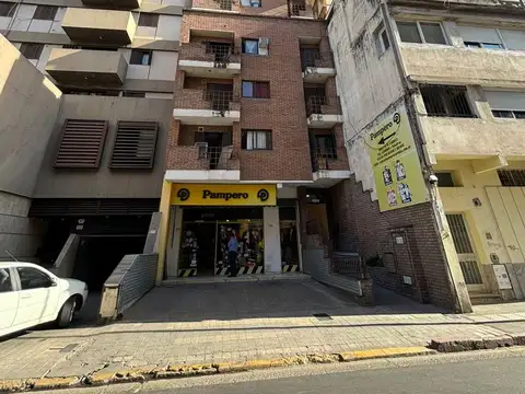 Monoambiente en el centro, con amplio balcon