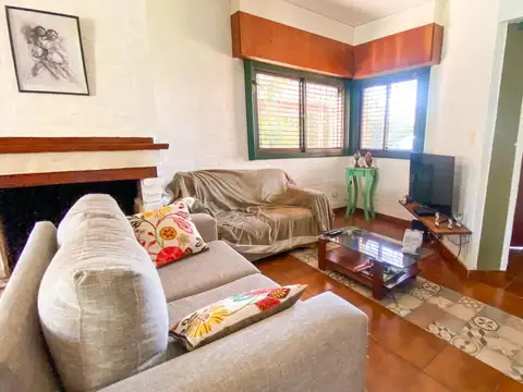 Casa en Venta con 4 cocheras
