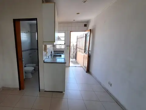 Depto Tipo Casa 3 ambientes con 2 baños