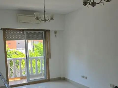 2 ambientes con balcón acepta más mascotas