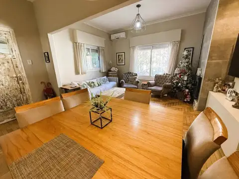 Casa 3 ambientes con 2 baños