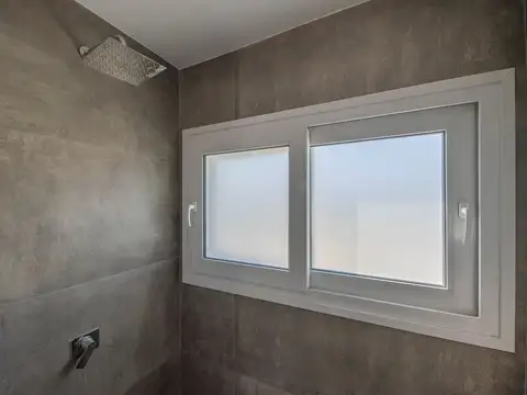 Casa 6 ambientes con 4 baños