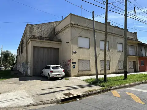Venta Depósito de 750 m2 cubiertos en Sarandi