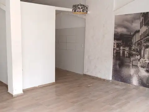 Local en Alquiler Via Púb.