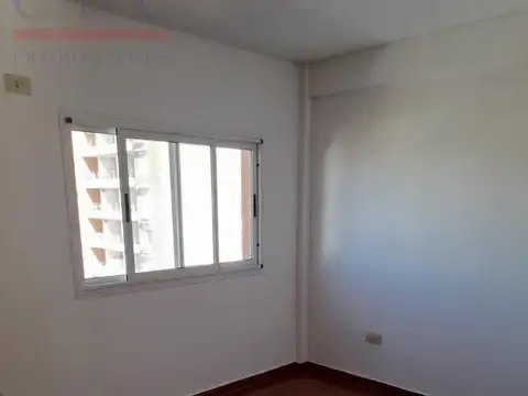 Departamento en Alquiler en Abasto, $ 330.000