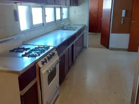 Departamento 4 ambientes con 2 baños