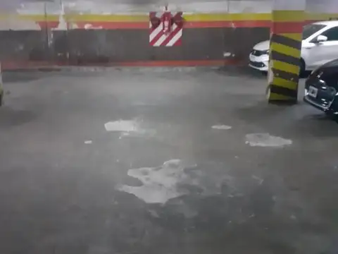 Cochera en venta - 13mts2 - Congreso