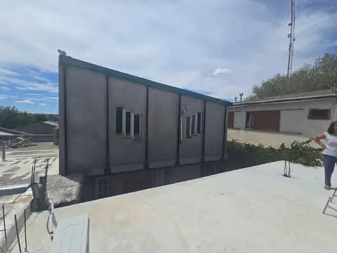 VENTA CASA + LOCAL COMERCIAL + 5 DPTOS