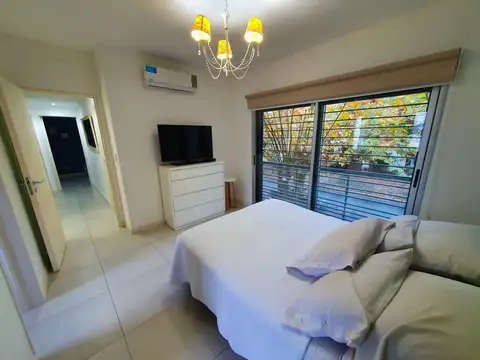 Duplex en condominio 4 ambientes con cochera