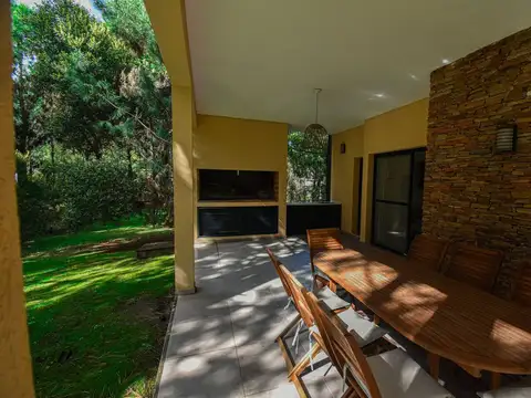 VENTA DE CASA EN COSTA ESMERALDA