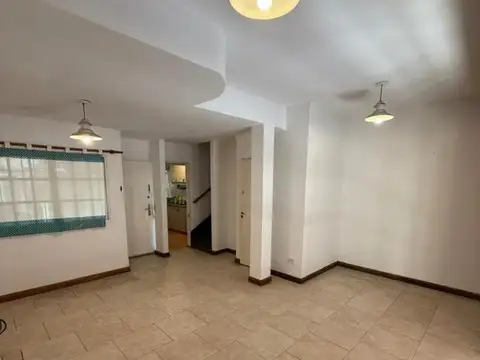 Depto Tipo Casa en Venta con 1 cocheras