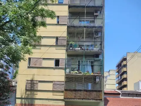 Luminoso 3 Ambientes de 52 m² Lateral con Baulera en Venta