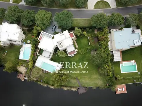 Casa alquiler anual a la laguna 7 ambientes en San Isidro Labrador lote de 1922 m2