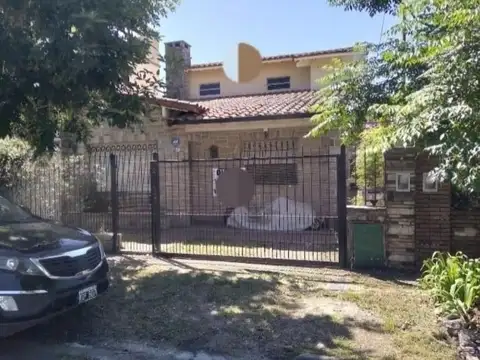 Venta de Casa 5 AMBIENTES, Ituzaingó