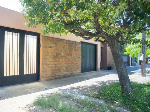 Depto Tipo Casa 4 ambientes con 2 baños