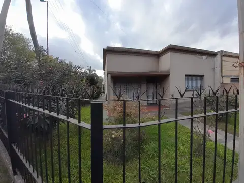 ALQUILER CASA 44 Y 168