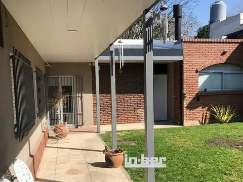 Casa - Venta - Argentina, Berazategui - Calle 365 1015