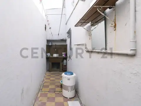 Casa 4 ambientes con 1 baño