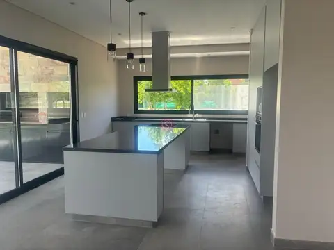 Casa  en Venta en Chateau Pilar, Pilar, G.B.A. Zona Norte