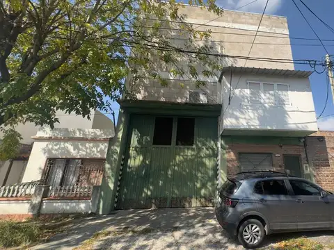 GALPON 606 MTS2 EN 2 PLANTAS  SARANDI C/OFICINAS