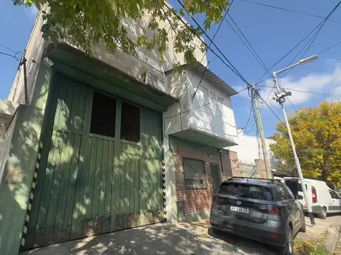 GALPON 606 MTS2 EN 2 PLANTAS  SARANDI C/OFICINAS