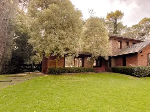 Casa 6 ambientes con 3 baños