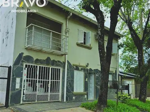 Casa más Duplex de 2 dorm c/u