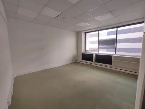 Oficina en piso alto en excelente edificio en inmejorable zona