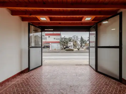 Avenida Hipólito Yrigoyen 11800