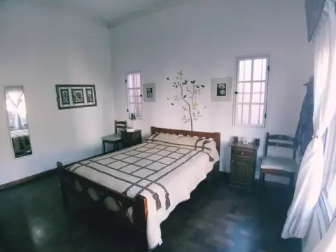 Casa + departamento independiente (venta en block para 2 familias o renta)