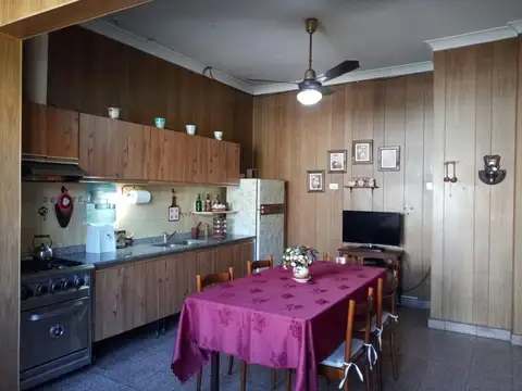 Casa 3 ambientes con 2 baños
