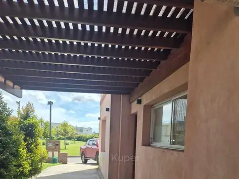 Casa en Alquiler de 4 dormitorios