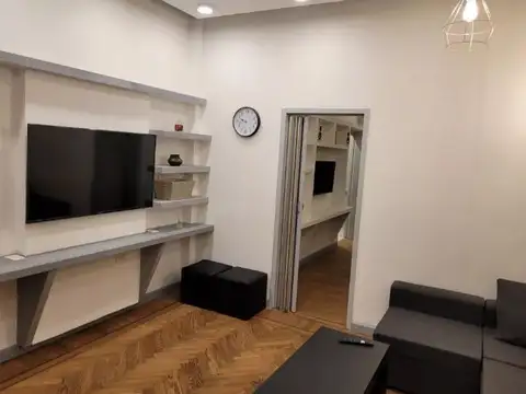 Azcuénaga 200, Piso 1