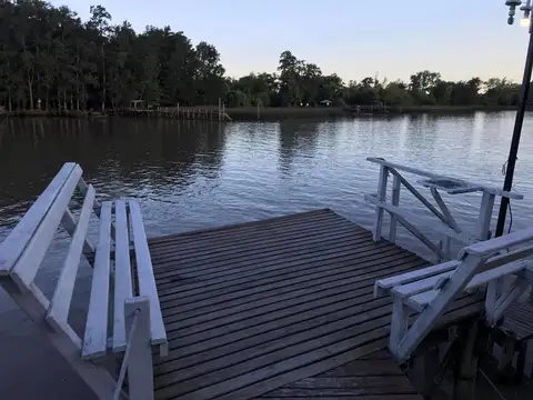 Casa 7 ambientes con 5 baños