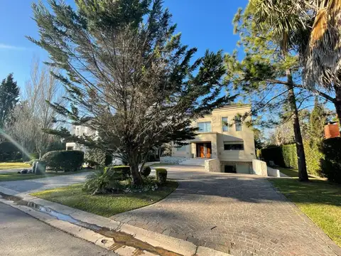 Casa en Venta de 5 dormitorios