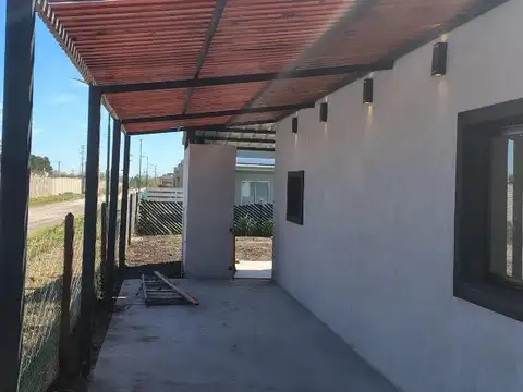 Casa 3 ambientes con 2 baños