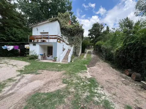 VENTA CASA TANTI 3 DORMITORIOS CON GRAN TERRENO