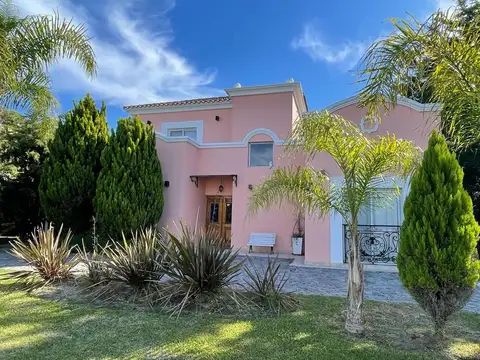 Casa en Venta en San Isidro Labrador, USD 520.000