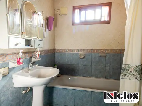 Casa 3 ambientes con 1 baño